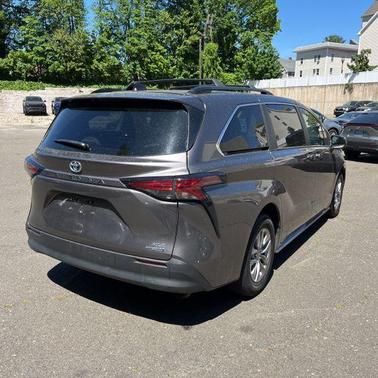 2022 Toyota Sienna XLE