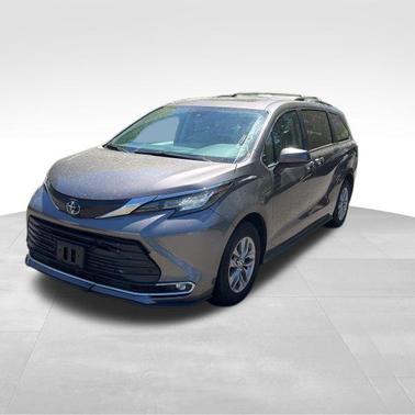 2022 Toyota Sienna XLE