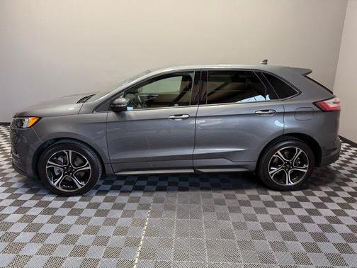 2022 Ford Edge ST