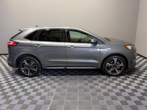 2022 Ford Edge ST
