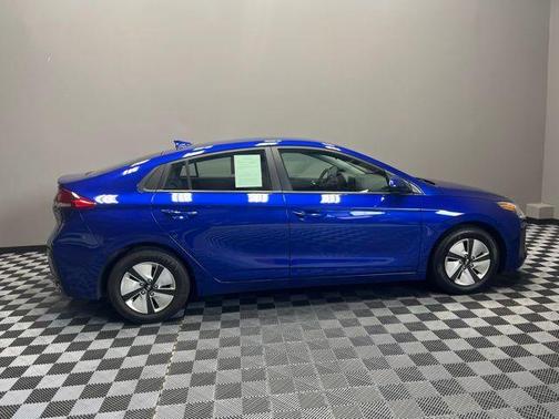 2022 Hyundai IONIQ Hybrid Blue