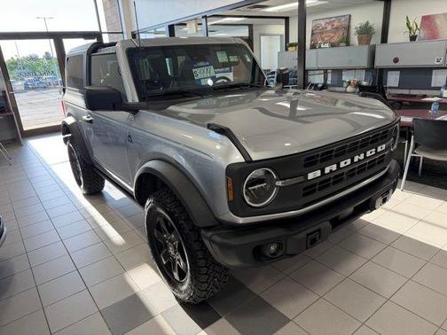 Iconic Silver Metallic 2024 Ford Bronco Black Diamond