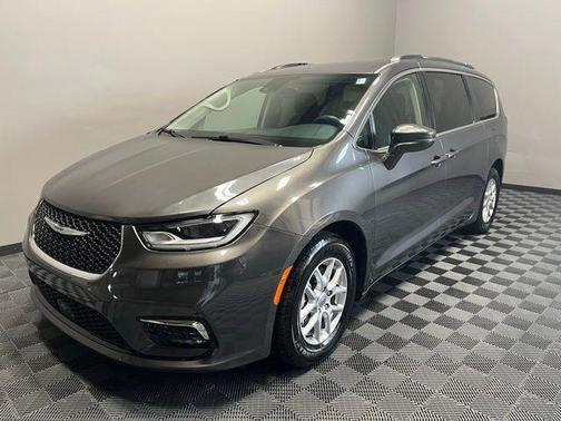 2022 Chrysler Pacifica Touring-L