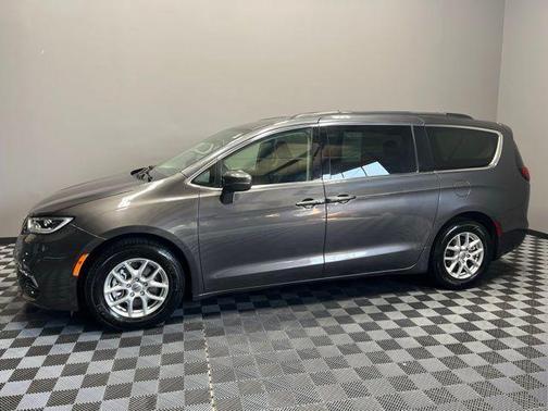 2022 Chrysler Pacifica Touring-L