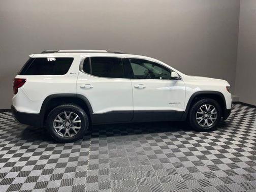 2022 GMC Acadia SLT