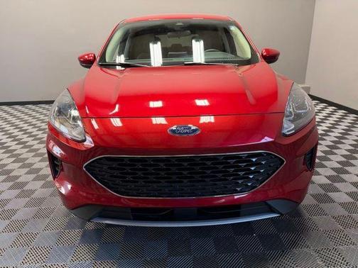 Rapid Red Metallic Tinted Clearcoat 2020 Ford Escape SE