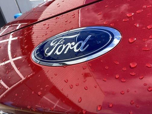 Rapid Red Metallic Tinted Clearcoat 2020 Ford Escape SE