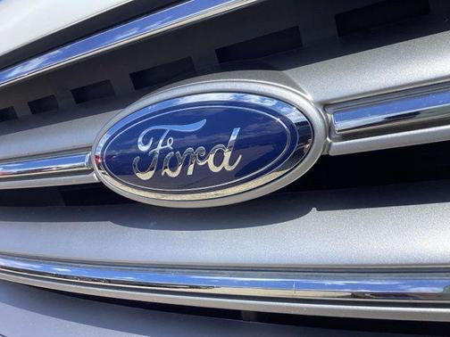 Oxford White 2018 Ford Escape SEL