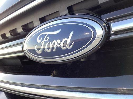 Shadow Black 2017 Ford Escape SE