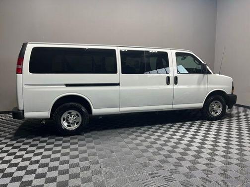 2022 Chevrolet Express 3500 LS