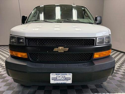 2022 Chevrolet Express 3500 LS