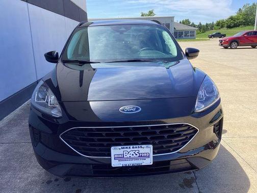 Black Metallic 2022 Ford Escape SE