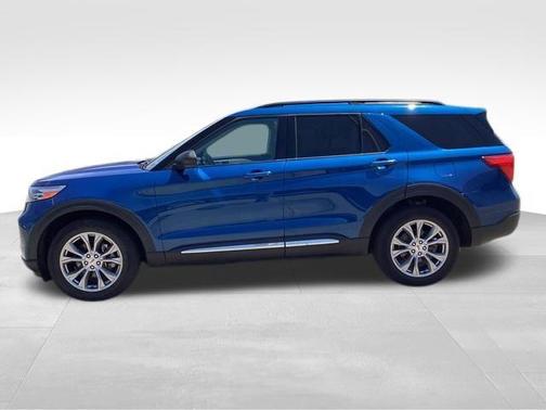 Atlas Blue Metallic 2022 Ford Explorer XLT