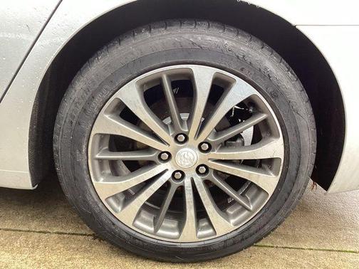 2017 Buick LaCrosse Essence