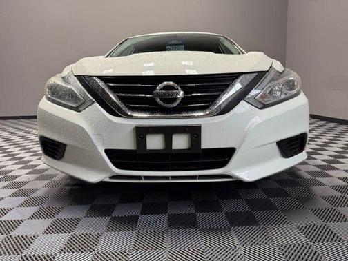 Glacier White 2018 Nissan Altima 2.5 S