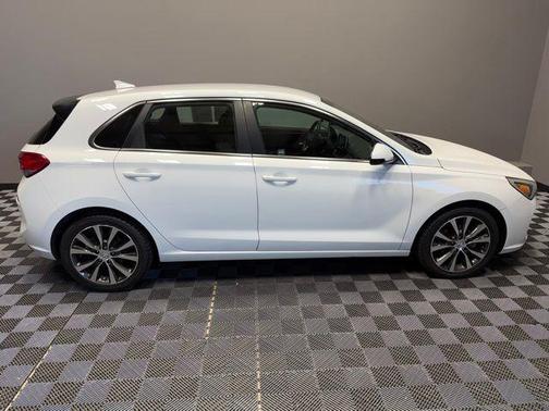 2019 Hyundai Elantra GT Base