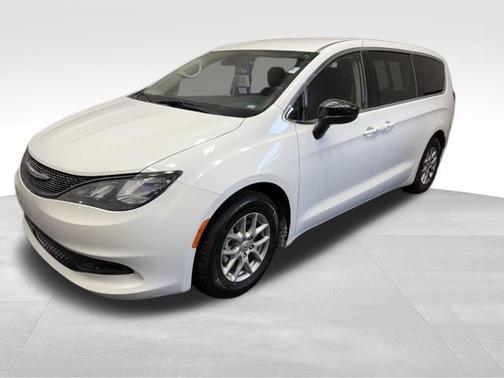 2024 Chrysler Voyager LX