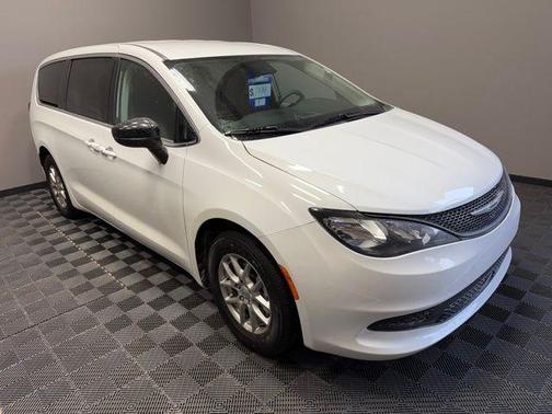 2024 Chrysler Voyager LX