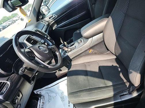 2019 Jeep Grand Cherokee Laredo