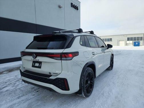 2025 Volkswagen Tiguan 2.0T SE R-Line Black