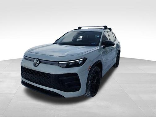 2025 Volkswagen Tiguan 2.0T SE R-Line Black