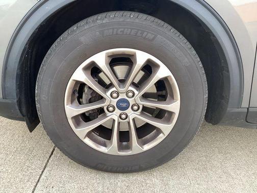 2022 Ford Escape SE