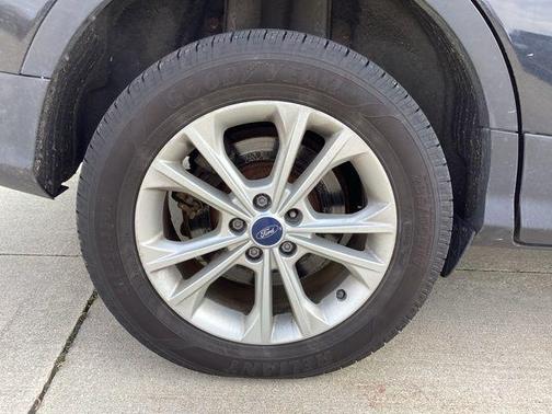 Shadow Black 2017 Ford Escape SE