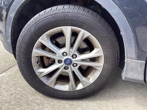 Shadow Black 2017 Ford Escape SE