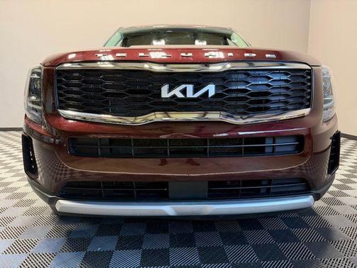 Sangria Red 2022 Kia Telluride LX