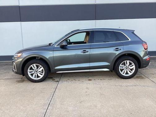 2022 Audi Q5 45 S line quattro Premium