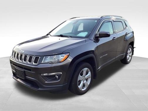 Granite Crystal Clearcoat Metallic 2019 Jeep Compass Latitude