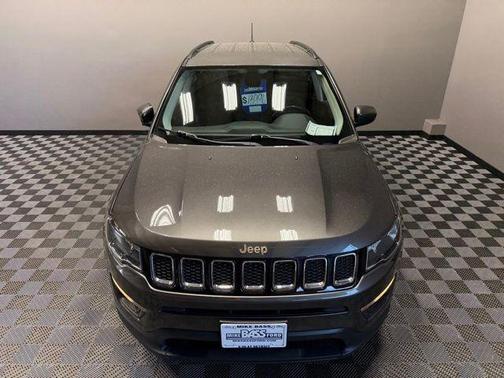 Granite Crystal Clearcoat Metallic 2019 Jeep Compass Latitude
