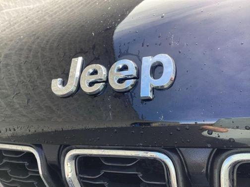 2021 Jeep Grand Cherokee L Laredo