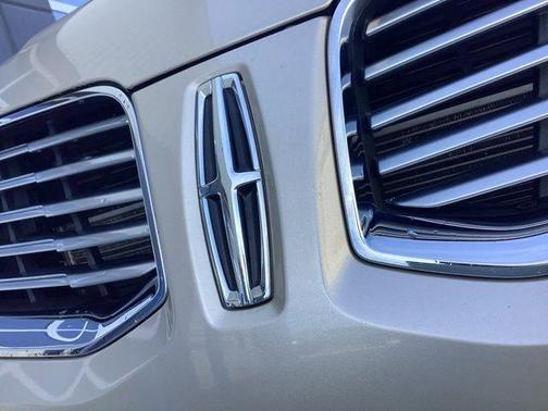White Gold Metallic 2017 Lincoln MKX Select