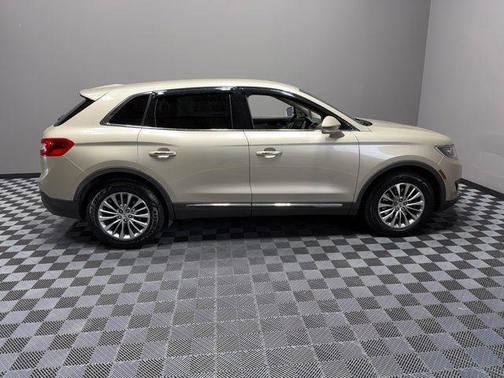 Palladium White Gold Metallic 2017 Lincoln MKX Select
