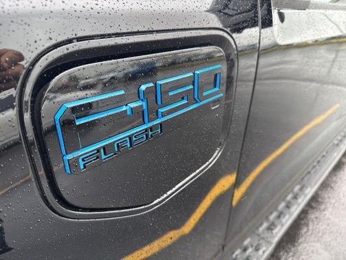 2025 Ford F-150 Lightning Flash