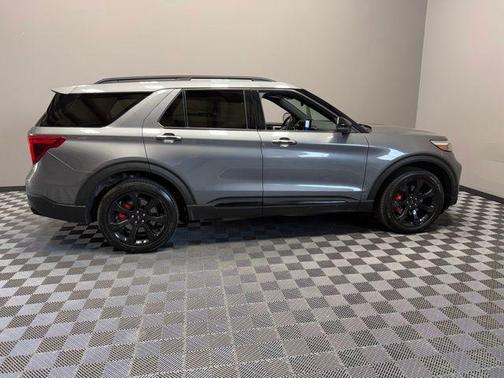 Gray Metallic 2022 Ford Explorer ST