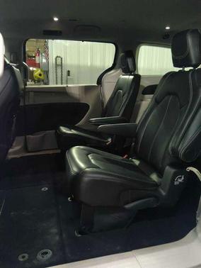 2024 Chrysler Pacifica Touring-L