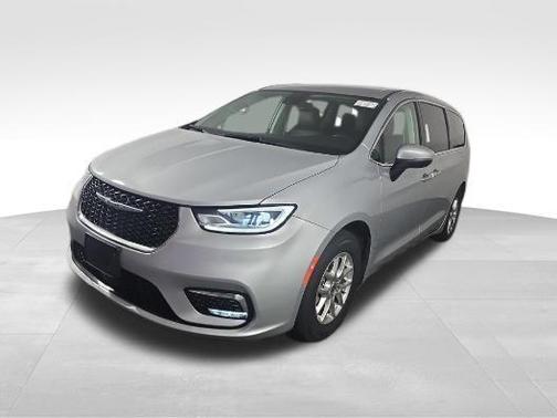 2023 Chrysler Pacifica Touring-L