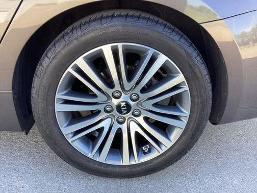 Bronze Metallic 2014 Kia Cadenza Premium