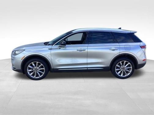 Silver Radiance 2021 Lincoln Corsair Standard