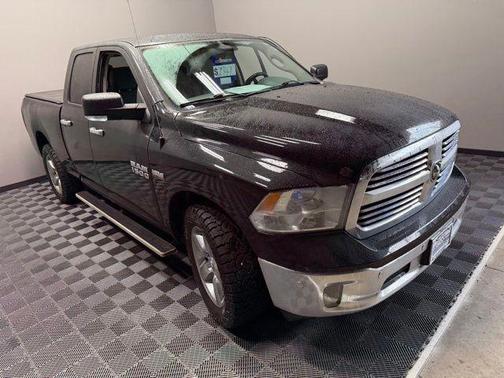 Brilliant Black Crystal Pearlcoat 2018 RAM 1500 Big Horn