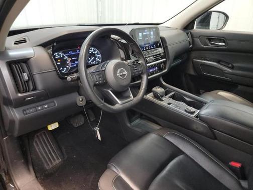 Black 2023 Nissan Pathfinder SL