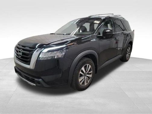 Black 2023 Nissan Pathfinder SL