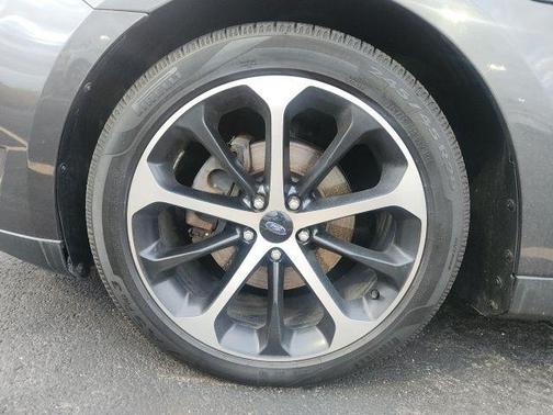 2015 Ford Taurus SEL