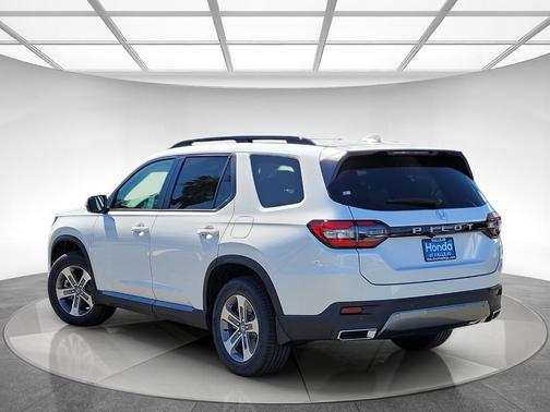 White Diamond Pearl 2026 Honda Pilot EX-L