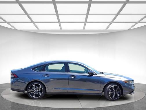 Meteorite Gray Metallic 2026 Honda Accord SE