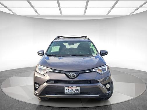 2017 Toyota RAV4 Platinum