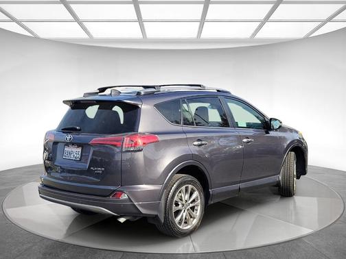 2017 Toyota RAV4 Platinum