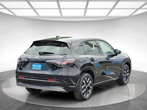 Crystal Black Pearl 2027 Honda HR-V EX-L